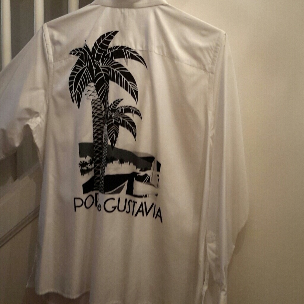 White shirt w. Tropical design on back